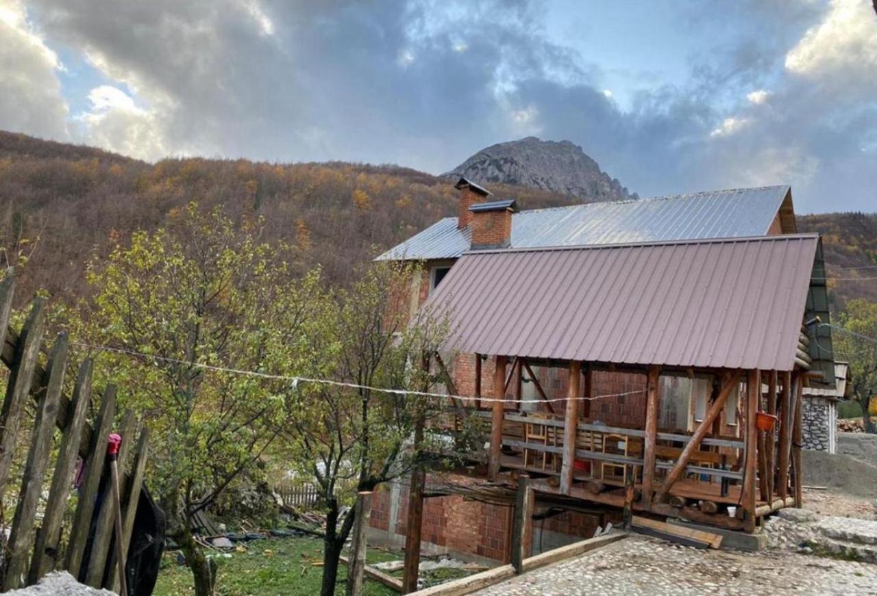 Guest House Kukaj วัลโบเนอ ภายนอก รูปภาพ
