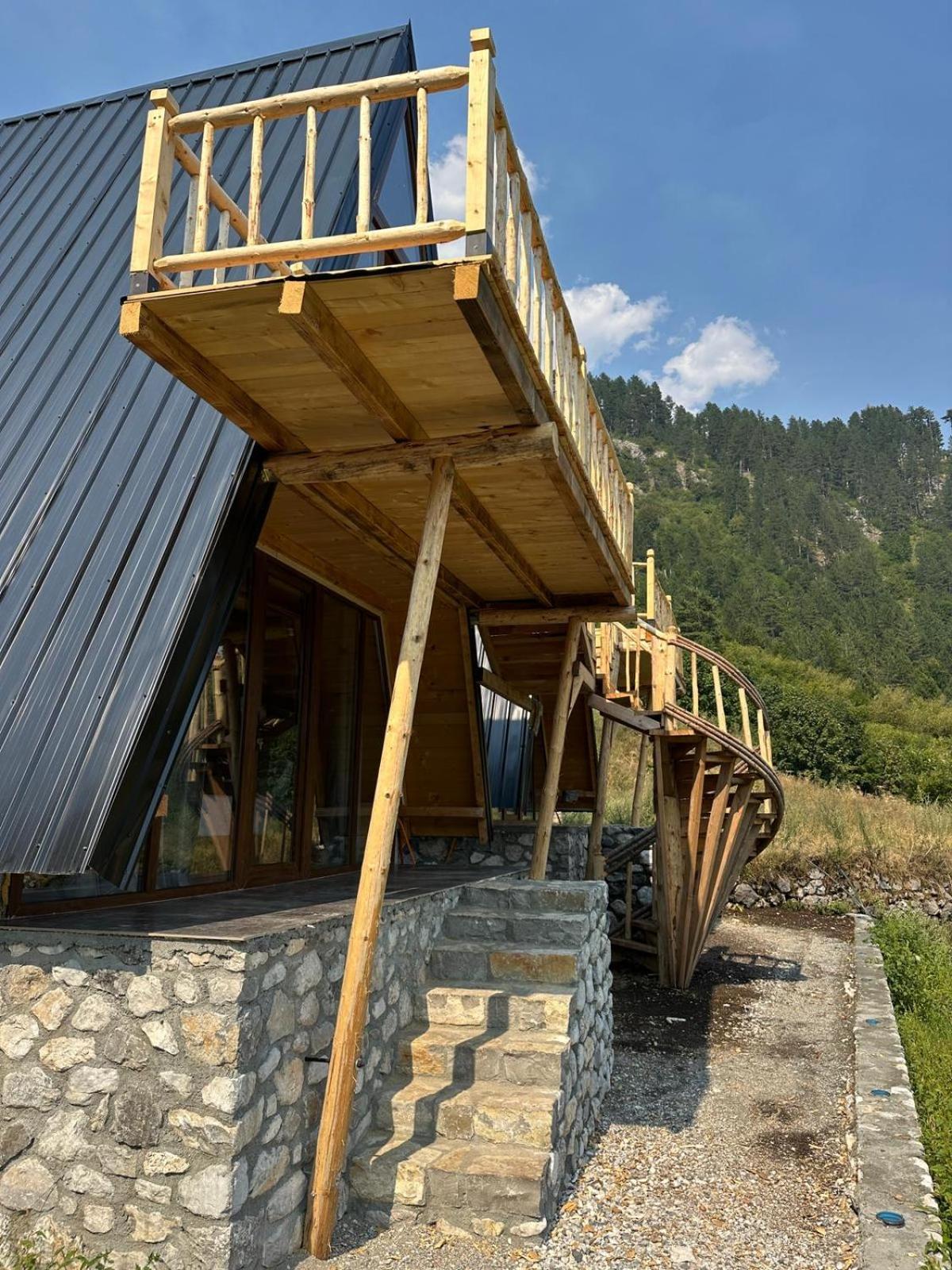 Guest House Kukaj วัลโบเนอ ภายนอก รูปภาพ