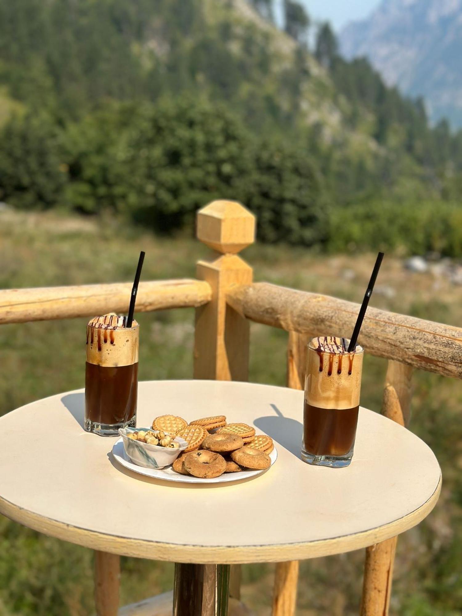 Guest House Kukaj วัลโบเนอ ภายนอก รูปภาพ