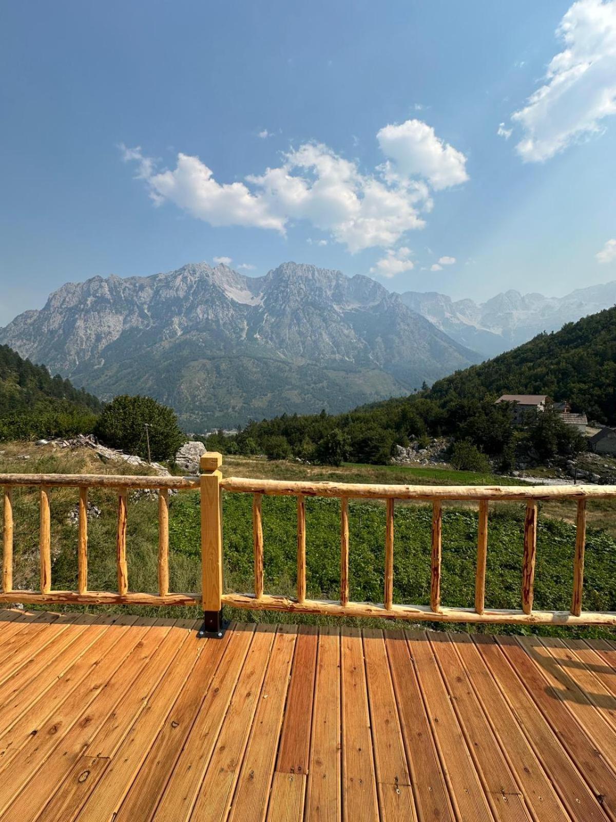 Guest House Kukaj วัลโบเนอ ภายนอก รูปภาพ