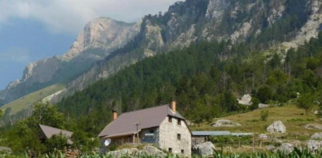 Guest House Kukaj วัลโบเนอ ภายนอก รูปภาพ